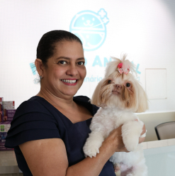 Equipe da Mundo Animal com pet após o banho